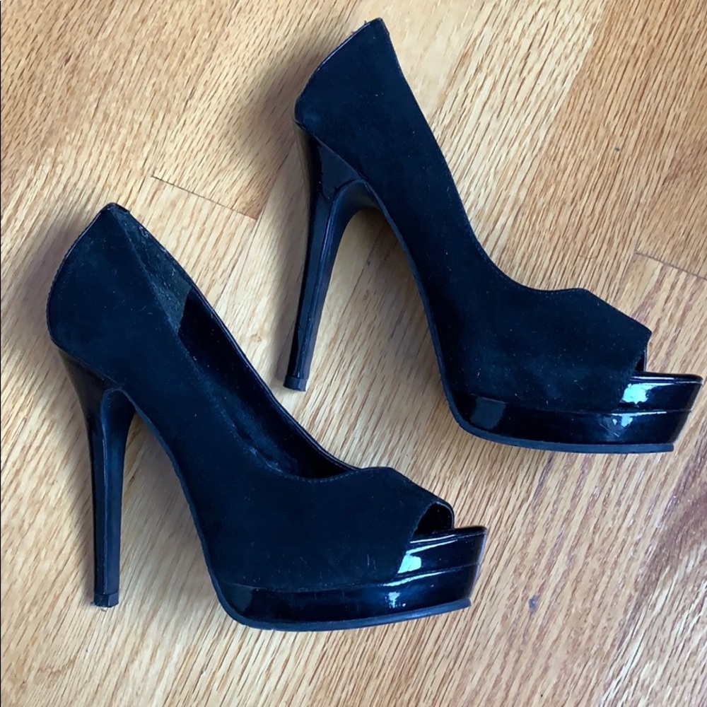 Black BCBG pumps 5.5